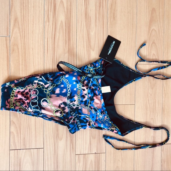 Pretty little thing one piece - Picture 3 of 3